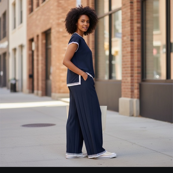 Two piece navy knit top and pants - Picture 2 of 8